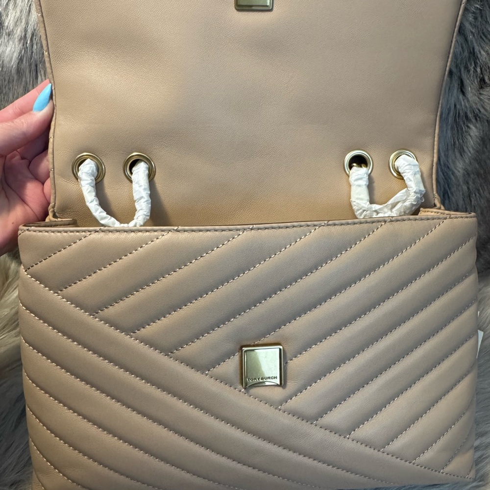 Tory Burch Kira Convertible Quilted Shoulder Bag - Picture 5 of 16